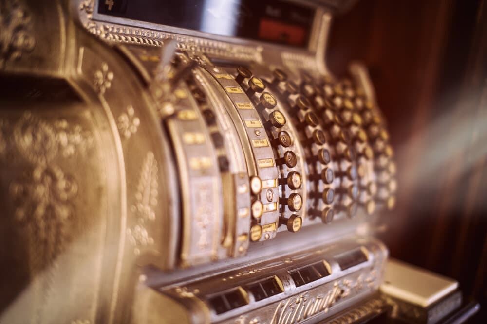Am I the only one who has total nostalgia about old-school cash registers. I mean I’m not 100-years-old, but I still wish you’d find something that looks like this when you go to buy chips at the mini-mart. | photo from unsplash.com