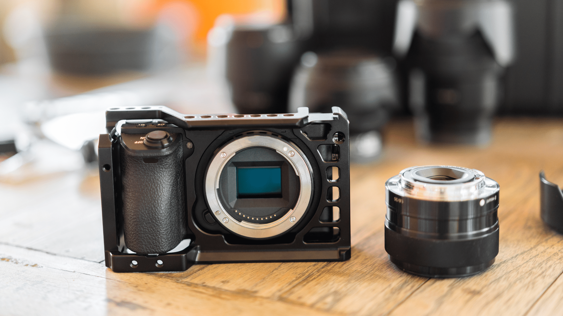 A mirrorless camera with interchangeable lens